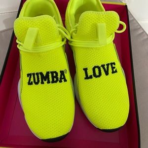 New Zumba Air Stomp slip-on. Size 9. Yellow.